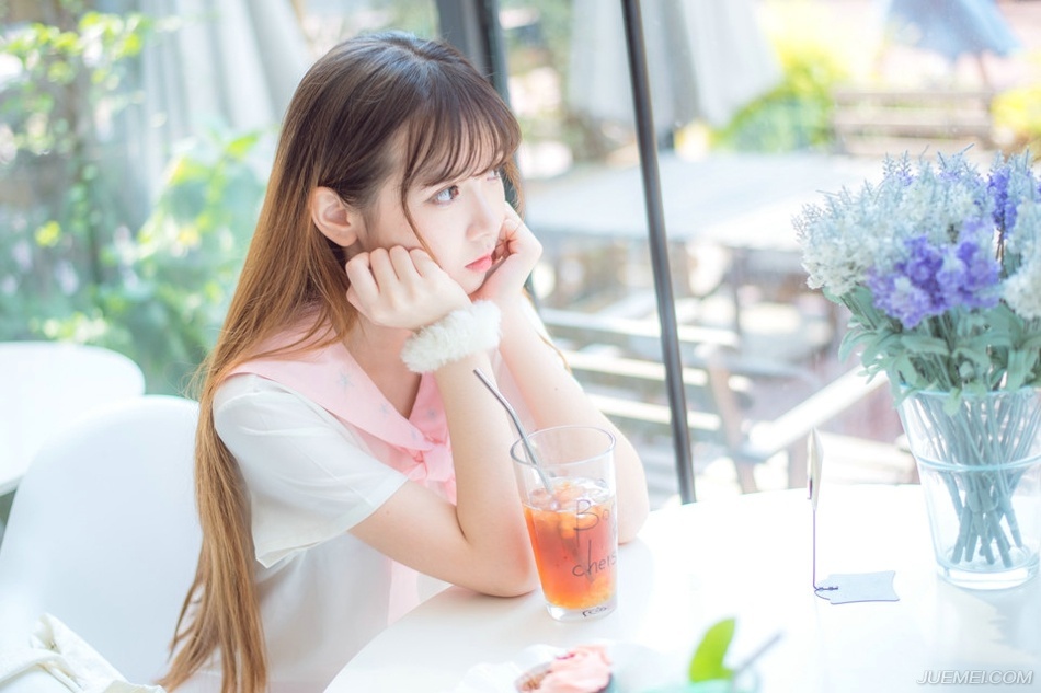 我们不走性感路线，我们走果敢路线。——韩寒《光荣日》